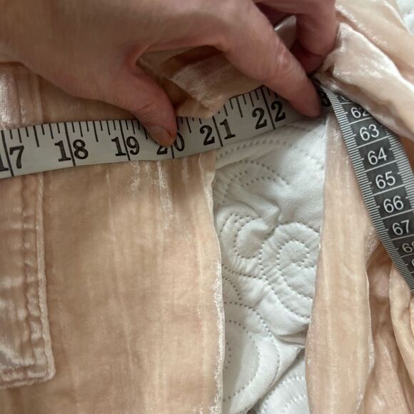 Splendid Ryan Velvet Button-Down Large
Champagne pink - Picture 11 of 11